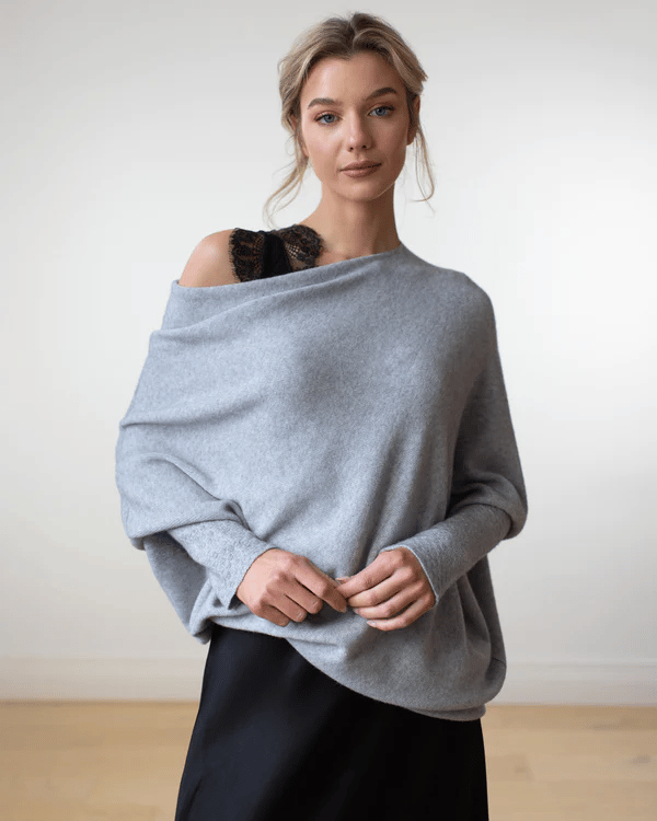 Pull Femme Épaule Dénudée – Maille Douce, Coupe Drapée