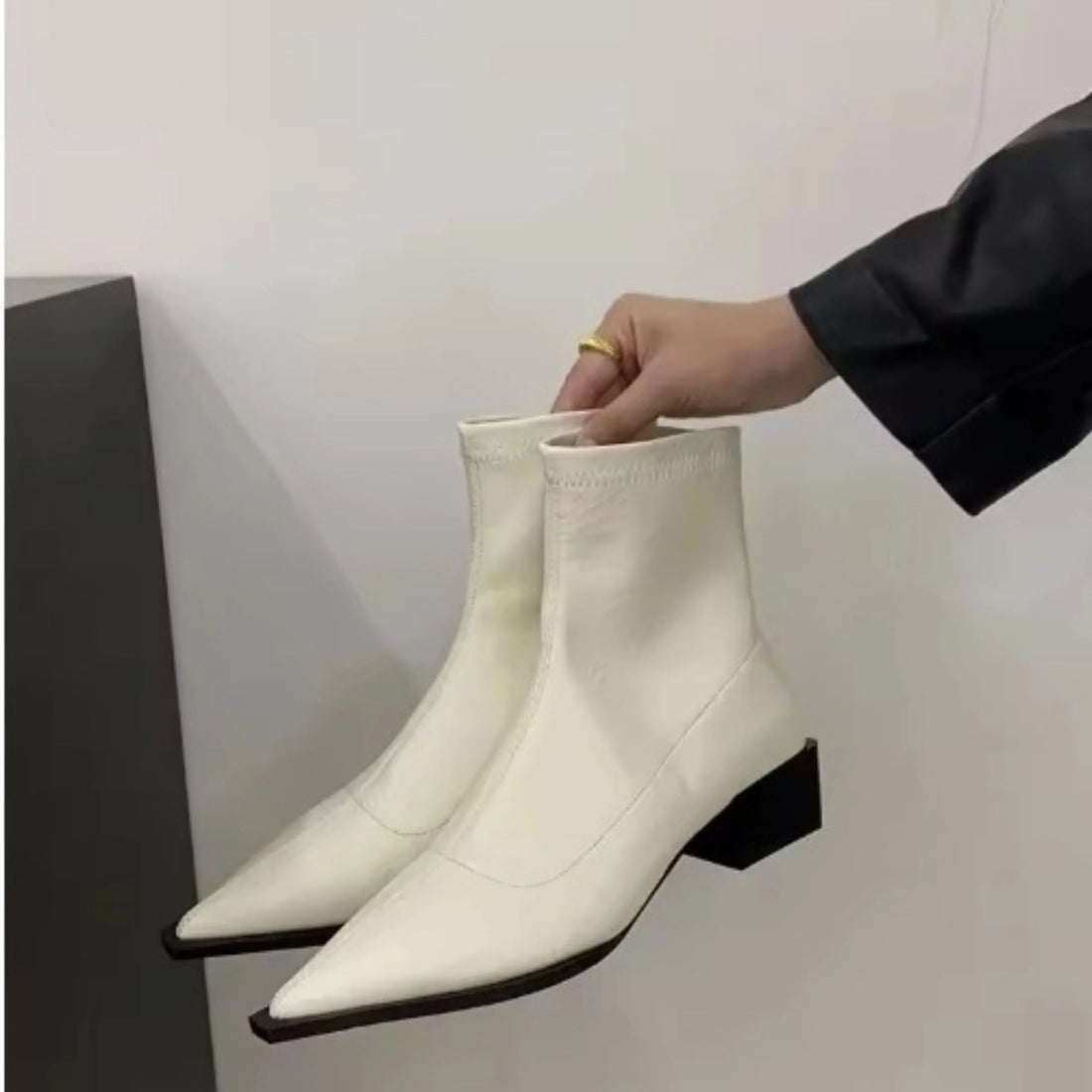 Bottines Femme – Bout Pointu, Élégantes