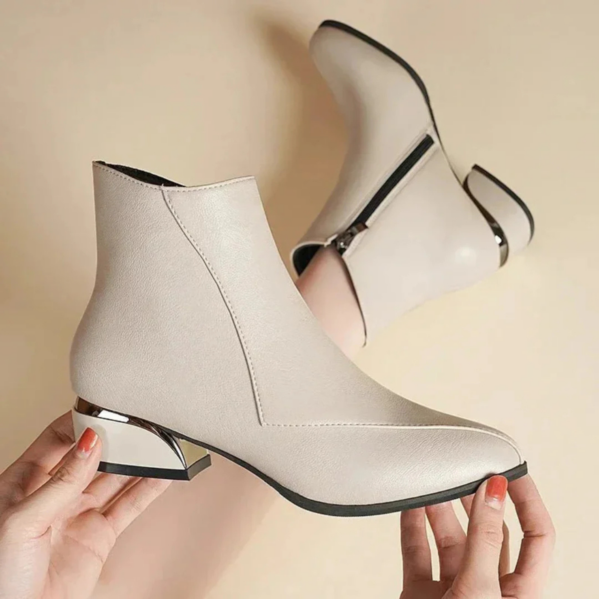 Bottines femme bout pointu zippées – beige