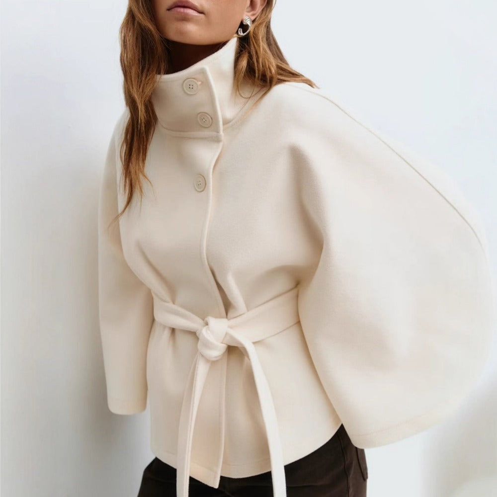 Cape Femme – Coupe Enveloppante, Col Haut